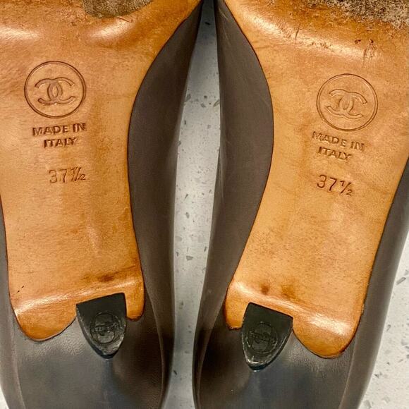 Chanel Vintage Interlocking CC Logo Leather Pumps by Lagerfeld Gray Grey 37.5 - Picture 10 of 13